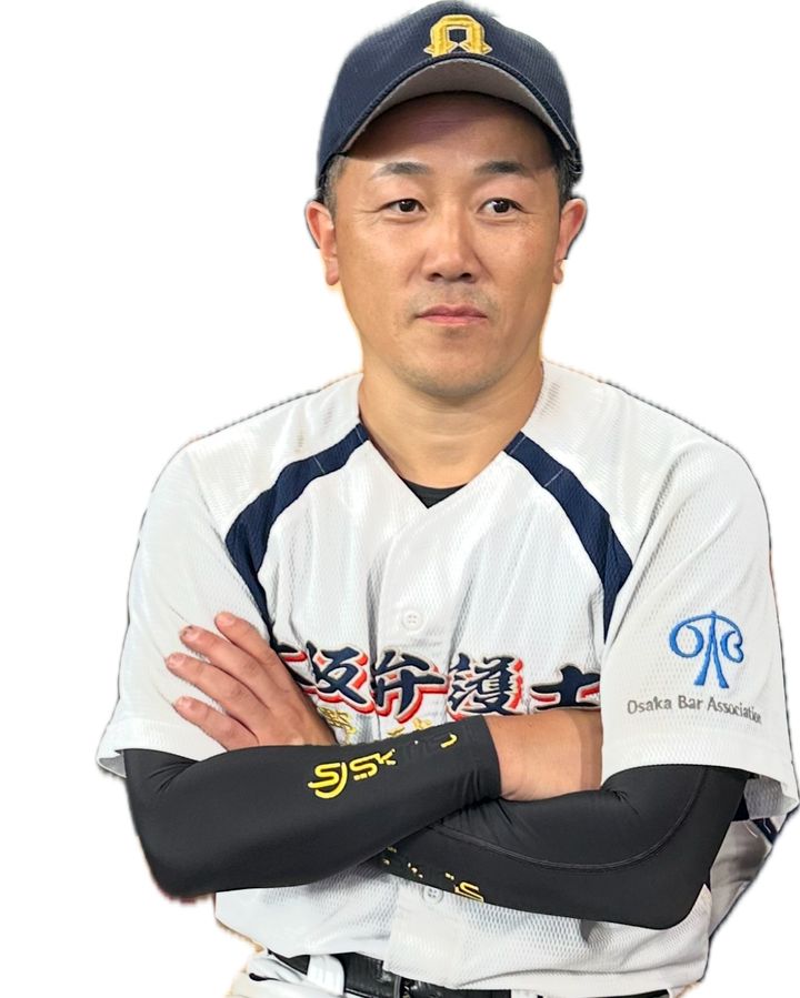 ユニフォーム姿の弁護士 金泰弘